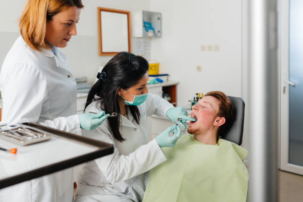 Best Mobile Emergency Dentist in Fort Dick, CA